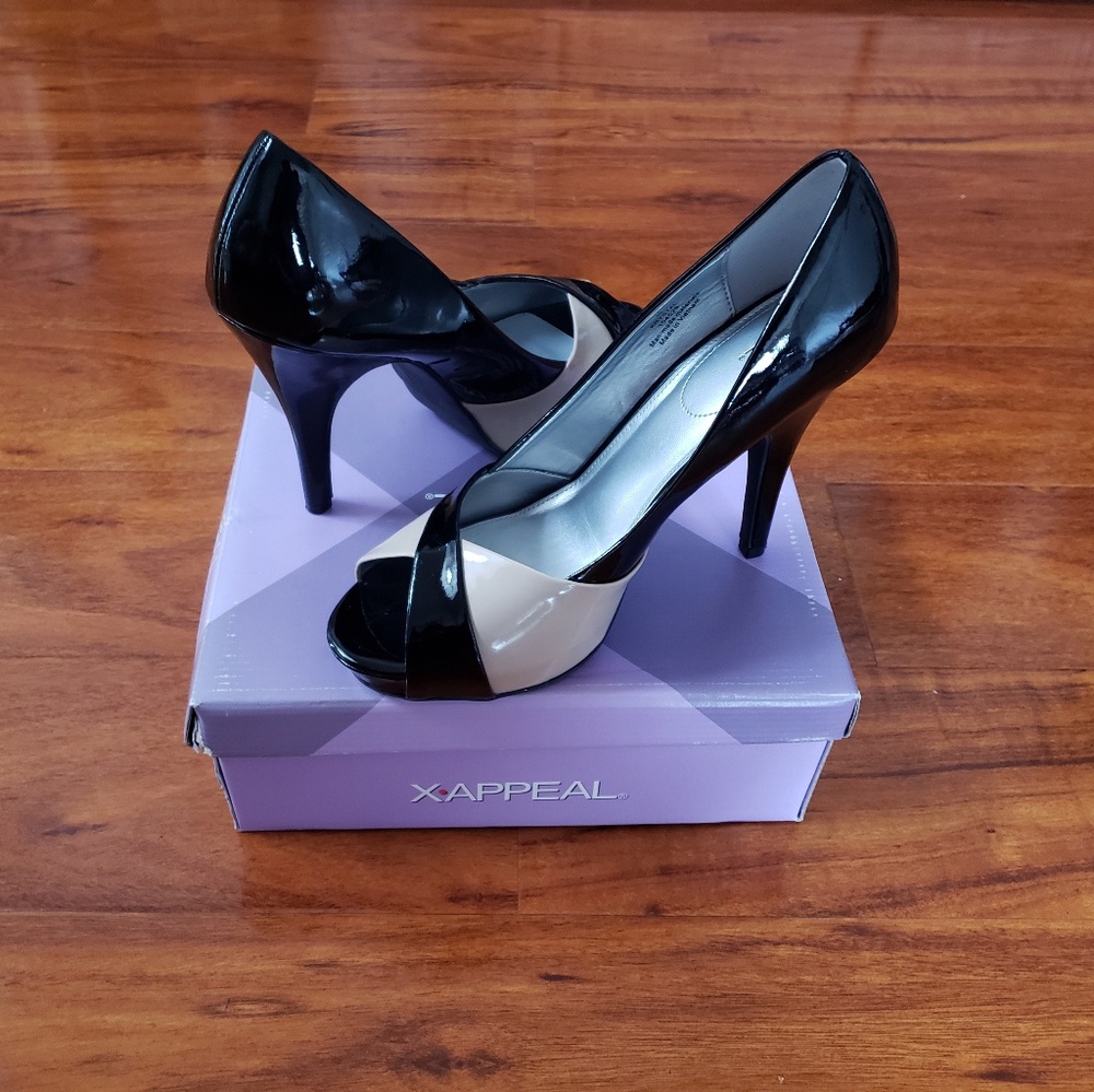 New Black/Cream Peep Toe Classic Xappeal Pumps - Picture 7 of 8